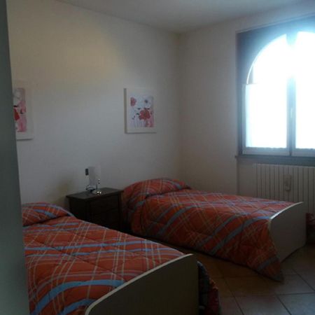 Crespi House Bed and Breakfast Parabiago Δωμάτιο φωτογραφία