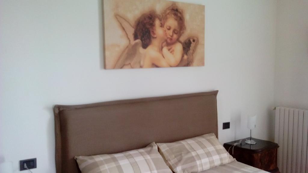 Crespi House Bed and Breakfast Parabiago Δωμάτιο φωτογραφία