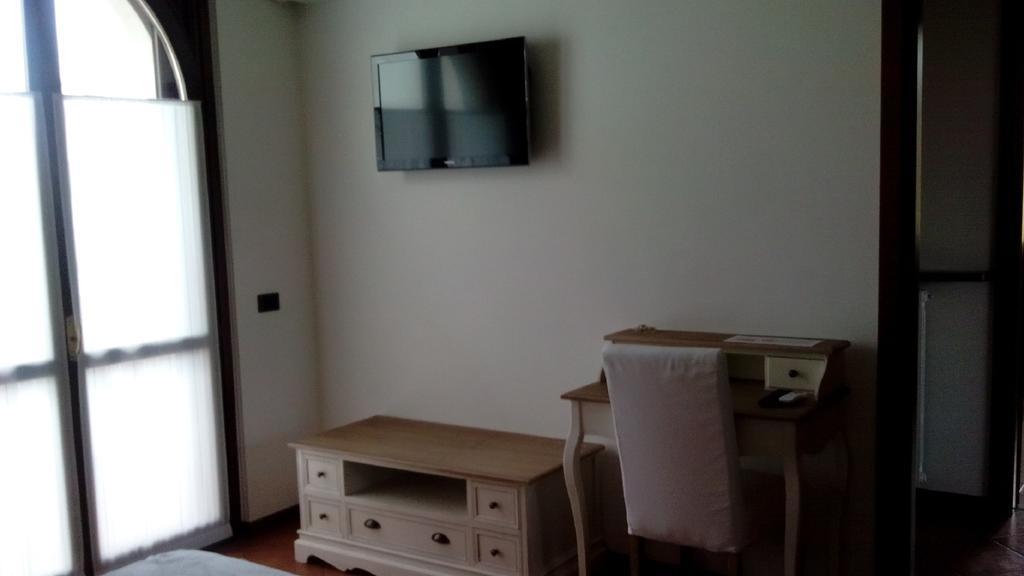 Crespi House Bed and Breakfast Parabiago Δωμάτιο φωτογραφία