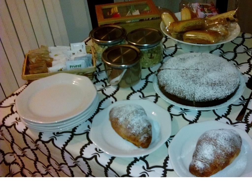 Crespi House Bed and Breakfast Parabiago Δωμάτιο φωτογραφία